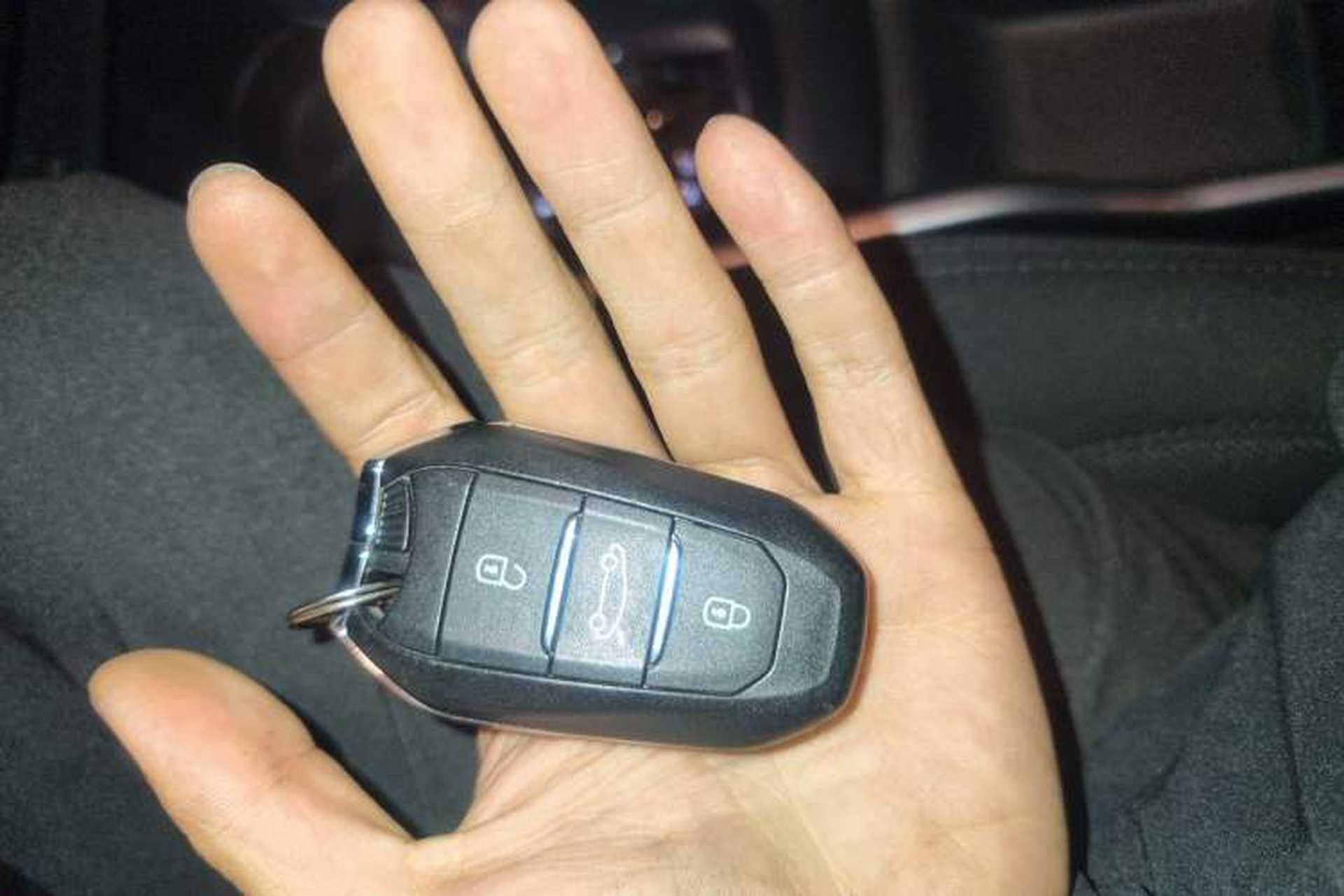Used Peugeot 2008 2014 1.6L Automatic Navigation Edition Vehicle Key
