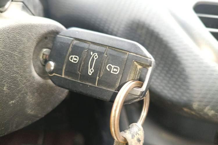 Used Peugeot 2008 2014 1.6L Automatic Fashion Edition Vehicle Key