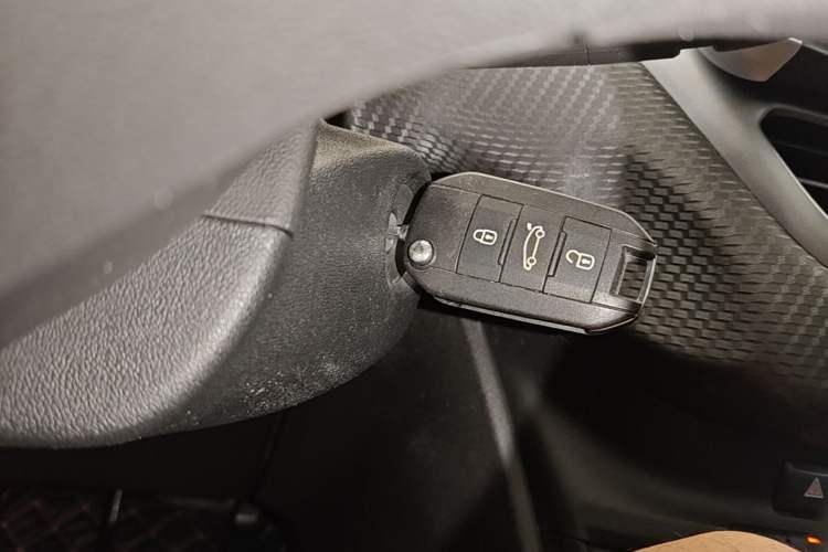 Used Peugeot 2008 2014 1.6L Automatic Fashion Edition Vehicle Key