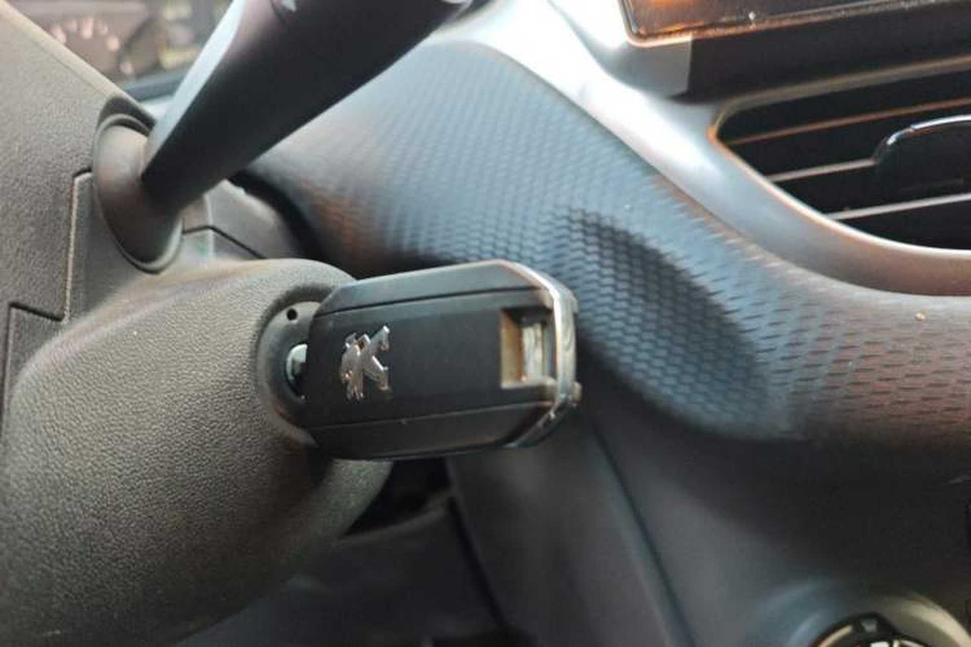 Used Peugeot 2008 2014 1.6L Manual Trend Edition Vehicle Key