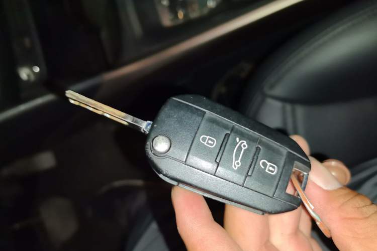 Used Peugeot 2008 2014 1.6L Automatic Fashion Edition Vehicle Key