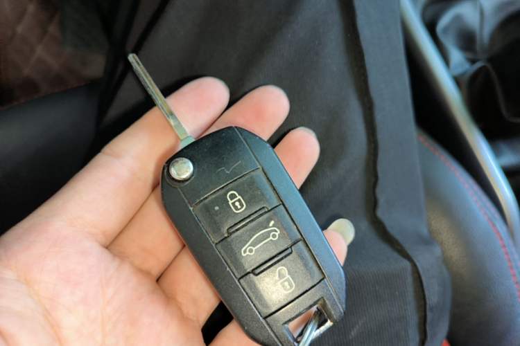Used Peugeot 2008 2014 1.6L Manual Fashion Edition Vehicle Key