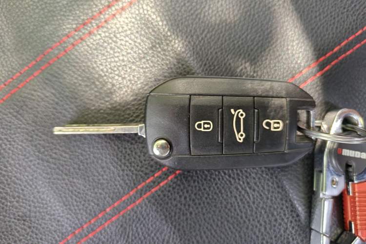 Used Peugeot 2008 2014 1.6L Automatic Trend Edition Vehicle Key