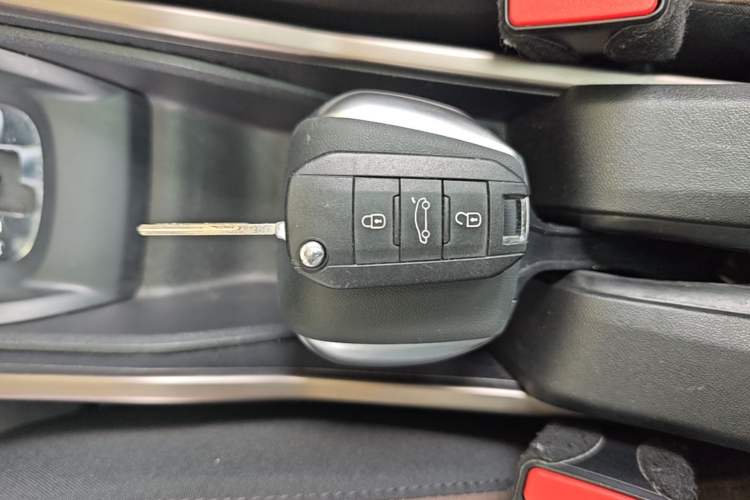 Used Peugeot 2008 2014 1.6L Automatic Fashion Edition Vehicle Key