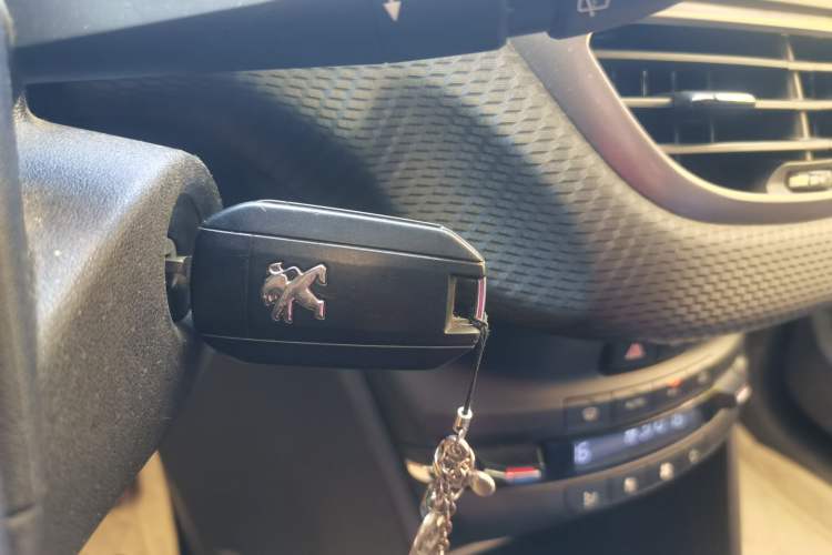 Used Peugeot 2008 2014 1.6L Automatic Fashion Edition Vehicle Key