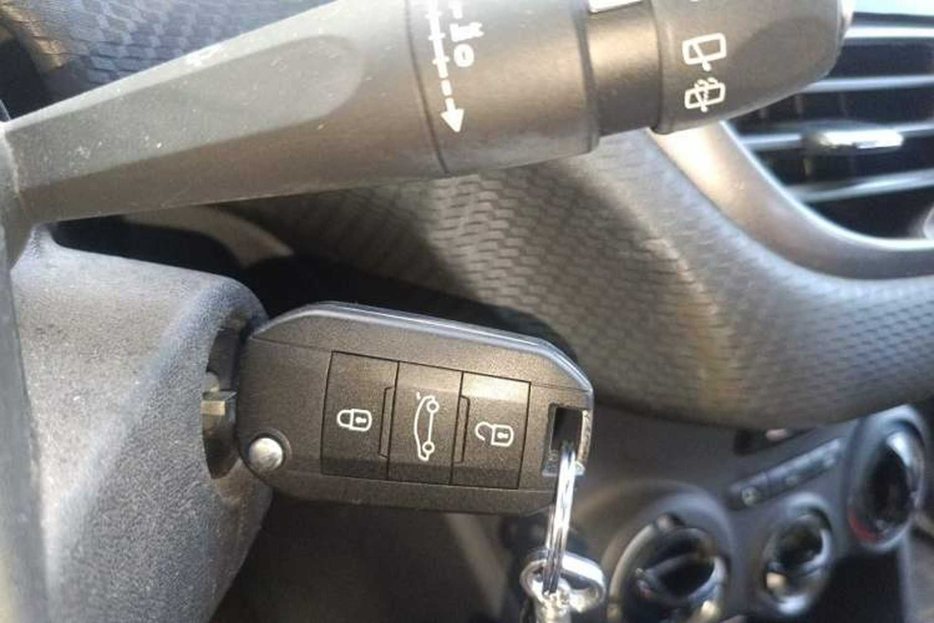 Used Peugeot 2008 2014 1.6L Automatic Trend Edition Vehicle Key
