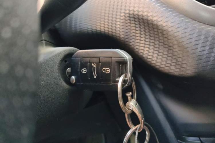 Used Peugeot 2008 2014 1.6L Manual Fashion Edition Vehicle Key