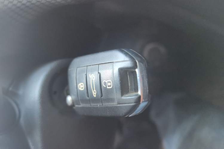 Used Peugeot 2008 2014 1.6L Manual Trend Edition Vehicle Key