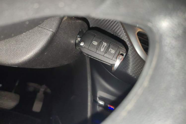 Used Peugeot 2008 2014 1.6L Automatic Fashion Edition Vehicle Key