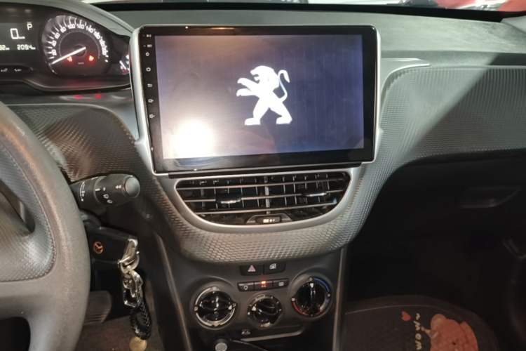 Used Peugeot 2008 2015 1.6L Automatic Playcool Edition Audio And AC Panel