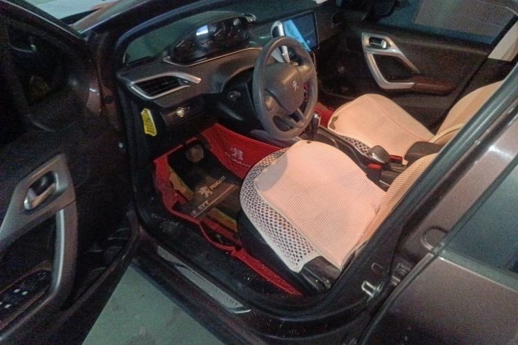 Used Peugeot 2008 2015 1.6L Automatic Playcool Edition Driver Seat