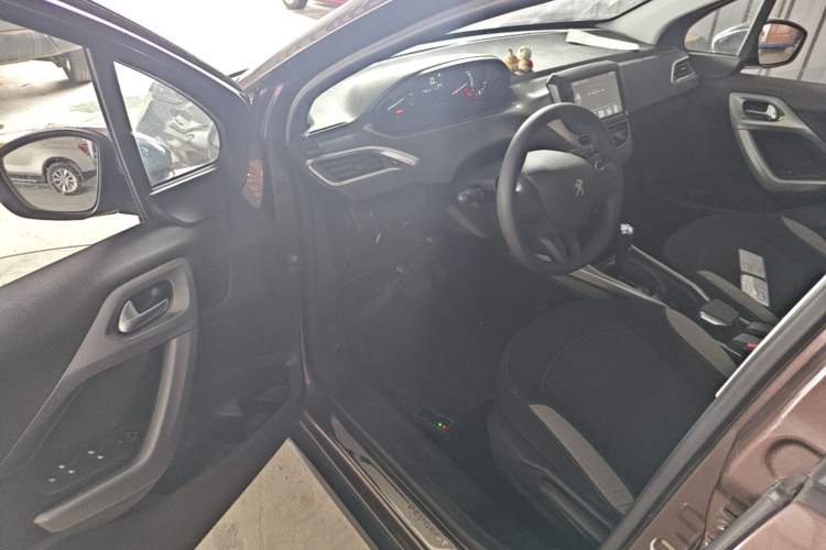 Used Peugeot 2008 2015 1.6L Automatic Playcool Edition Driver Seat