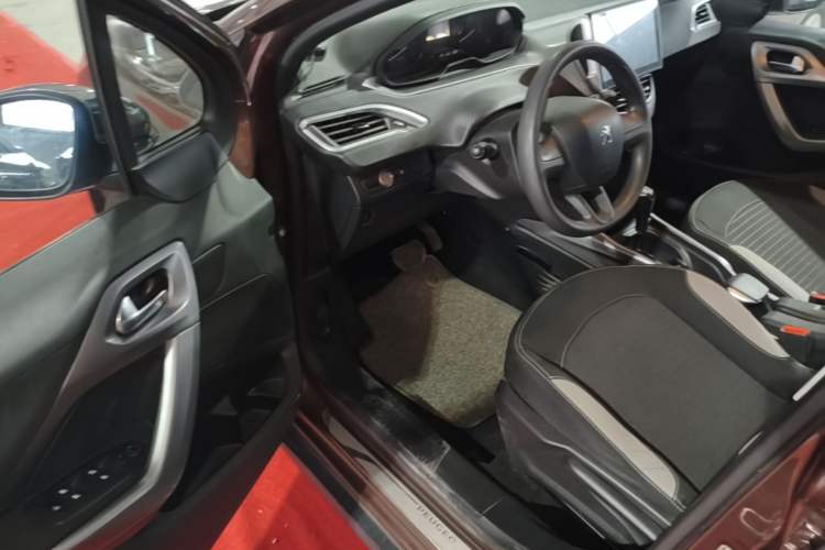 Used Peugeot 2008 2015 1.6L Automatic Playcool Edition Driver Seat
