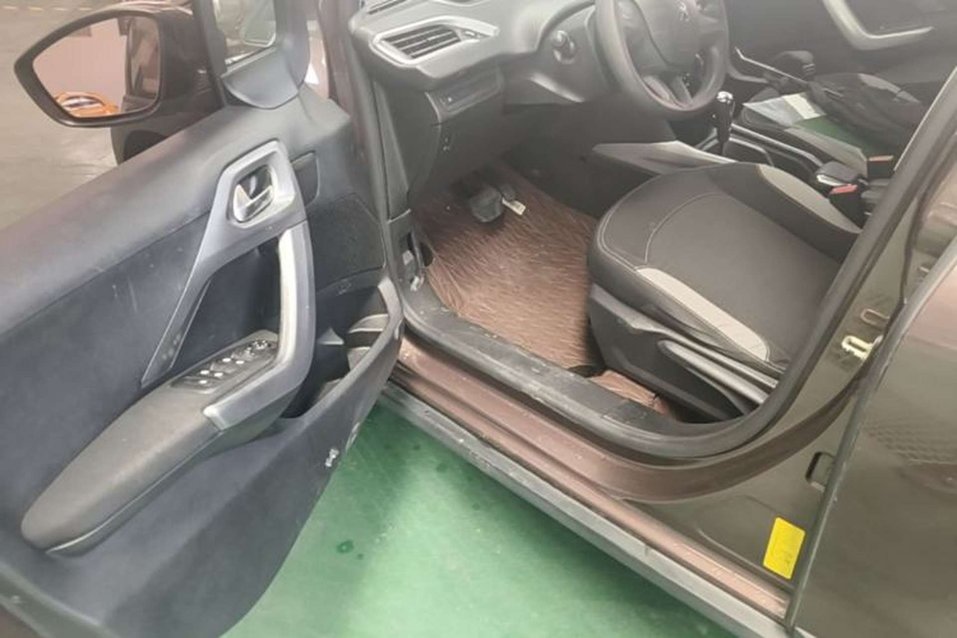 Used Peugeot 2008 2015 1.6L Automatic Playcool Edition Driver Seat