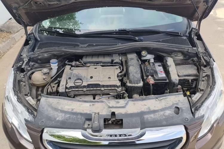 Used Peugeot 2008 2015 1.6L Automatic Playcool Edition Engine Bay