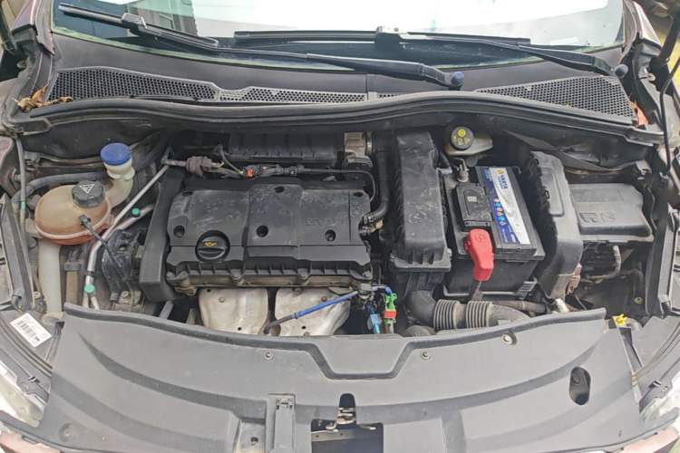 Used Peugeot 2008 2015 1.6L Automatic Playcool Edition Engine Bay