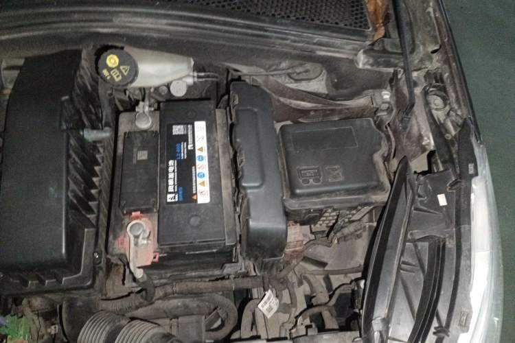 Used Peugeot 2008 2015 1.6L Automatic Playcool Edition Engine Bay Left