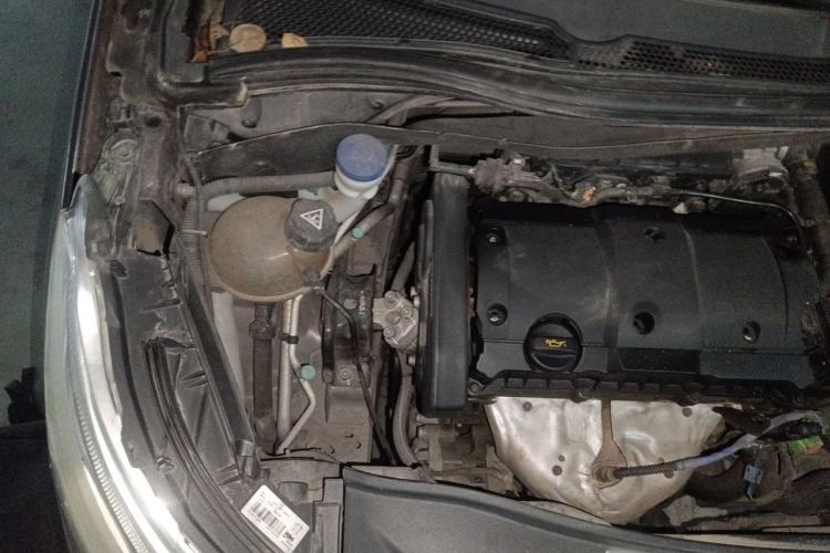 Used Peugeot 2008 2015 1.6L Automatic Playcool Edition Engine Bay Right