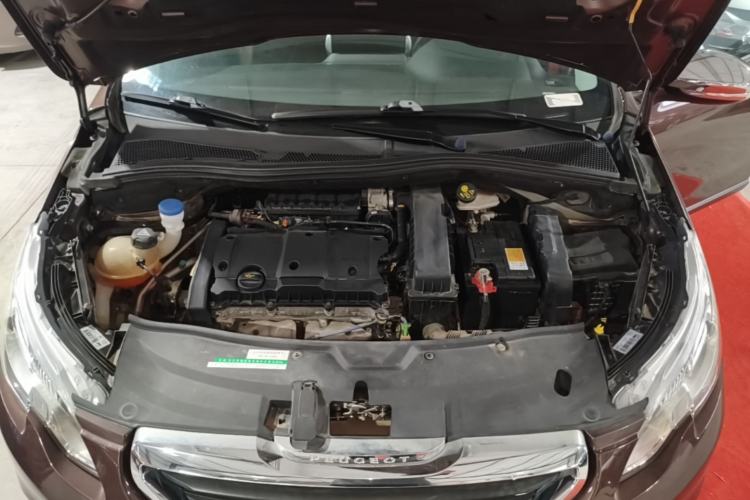 Used Peugeot 2008 2015 1.6L Automatic Playcool Edition Engine Bay