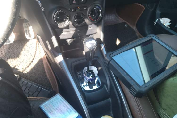 Used Peugeot 2008 2015 1.6L Automatic Playcool Edition Gear Lever