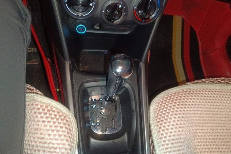 Used Peugeot 2008 2015 1.6L Automatic Playcool Edition Gear Lever