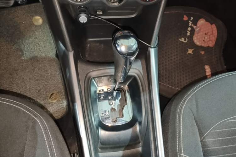 Used Peugeot 2008 2015 1.6L Automatic Playcool Edition Gear Lever