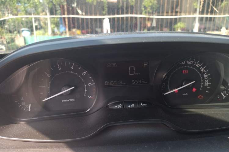 Used Peugeot 2008 2015 1.6L Automatic Playcool Edition Instrument Cluster