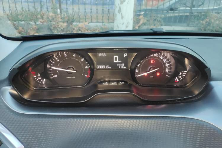 Used Peugeot 2008 2015 Playful Edition 1.6L Automatic Gold Diamond Model Instrument Cluster