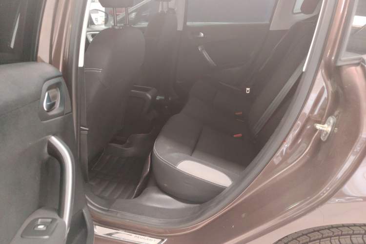 Used Peugeot 2008 2015 1.6L Automatic Playcool Edition Interior 1