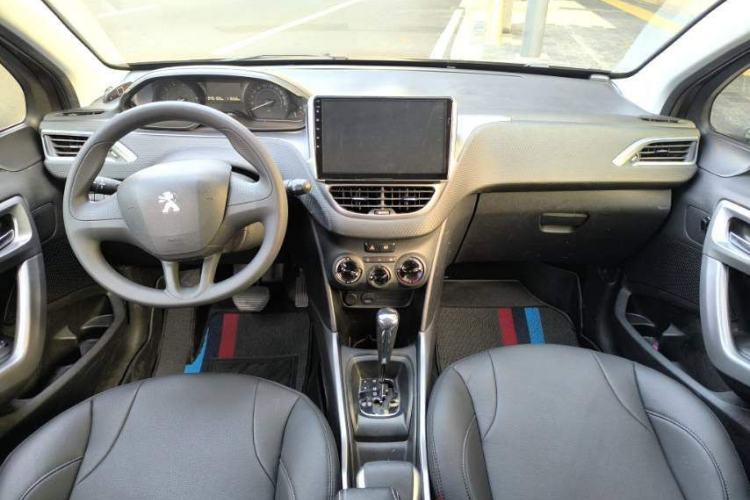 Used Peugeot 2008 2015 1.6L Automatic Playcool Edition Interior 1