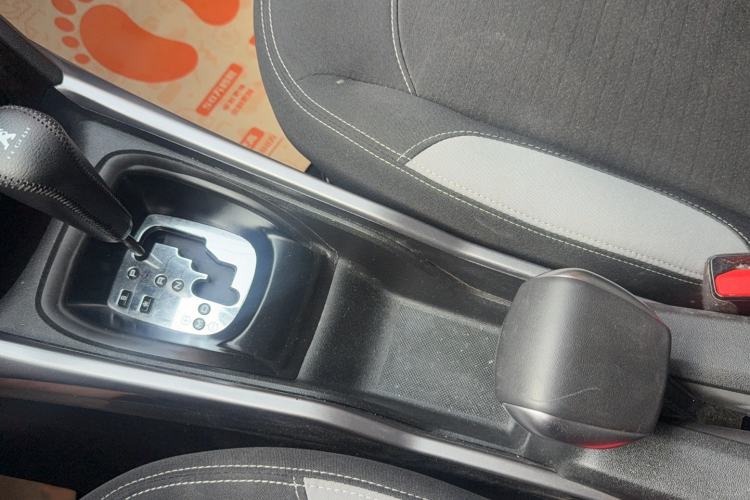 Used Peugeot 2008 2015 1.6L Automatic Playcool Edition Interior 11