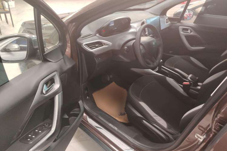 Used Peugeot 2008 2015 1.6L Automatic Playcool Edition Interior 2