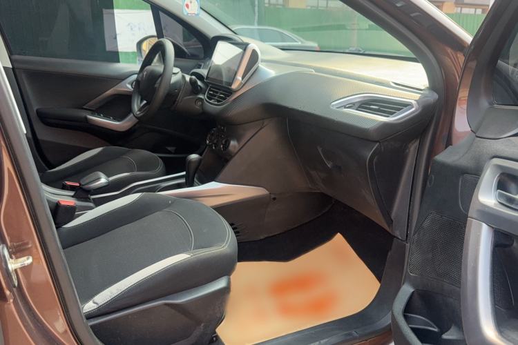 Used Peugeot 2008 2015 1.6L Automatic Playcool Edition Interior 3
