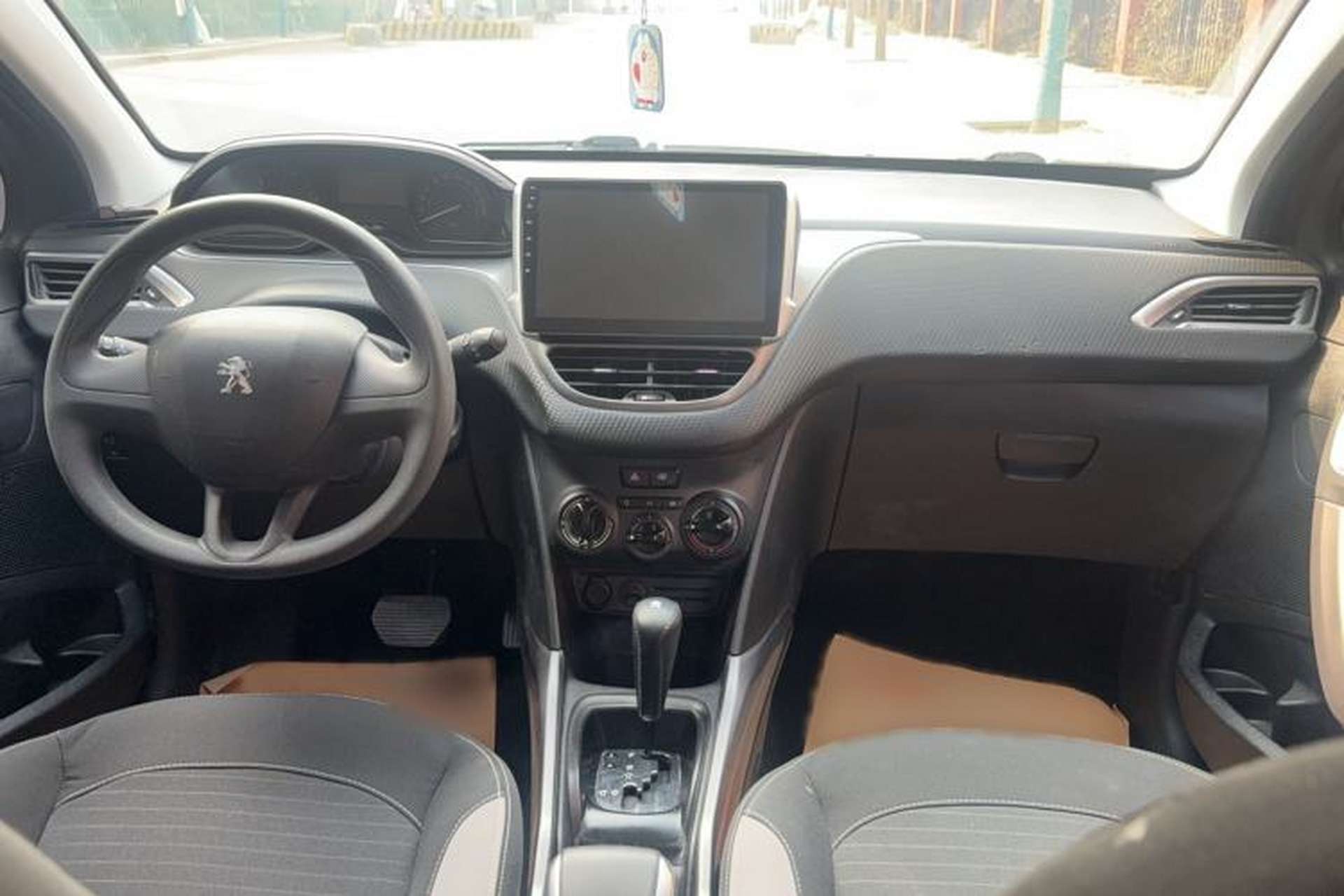 Used Peugeot 2008 2015 1.6L Automatic Playcool Edition Interior 4