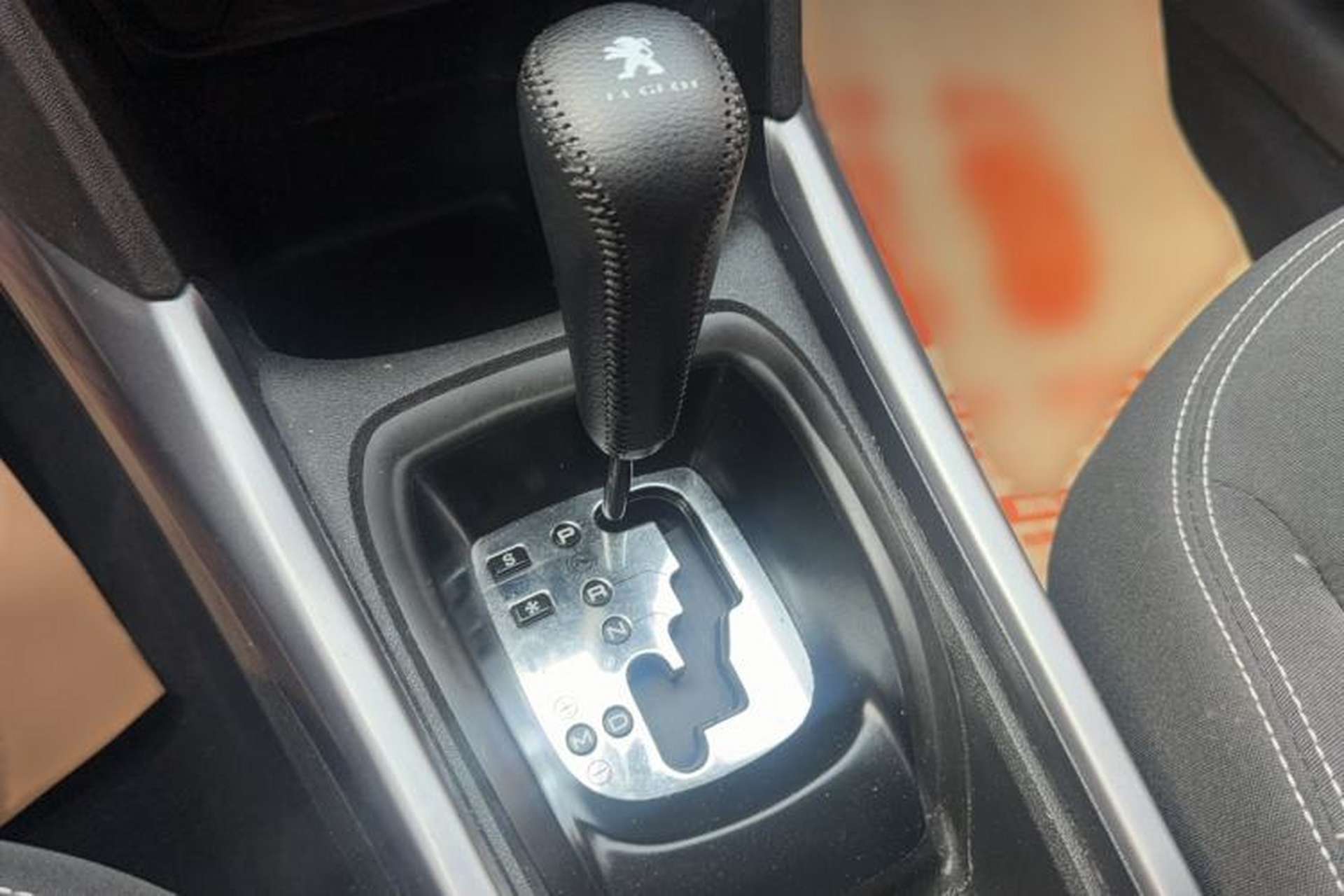 Used Peugeot 2008 2015 1.6L Automatic Playcool Edition Interior 7