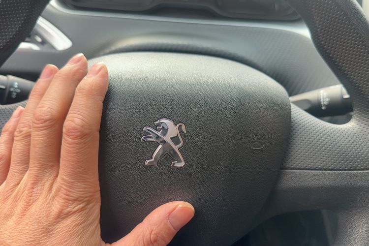 Used Peugeot 2008 2015 1.6L Automatic Playcool Edition Interior 8