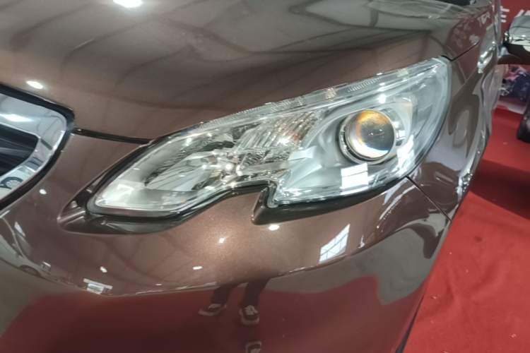 Used Peugeot 2008 2015 1.6L Automatic Playcool Edition Left Front Headlight