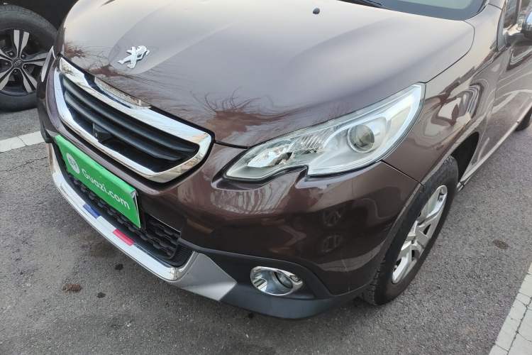 Used Peugeot 2008 2015 Playful Edition 1.6L Automatic Gold Diamond Model Left Front Headlight