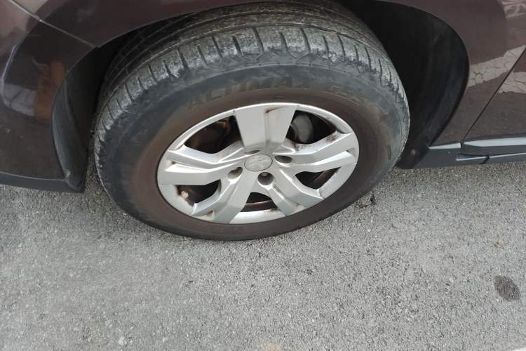 Used Peugeot 2008 2015 Playful Edition 1.6L Automatic Gold Diamond Model Left Front Wheel Hub