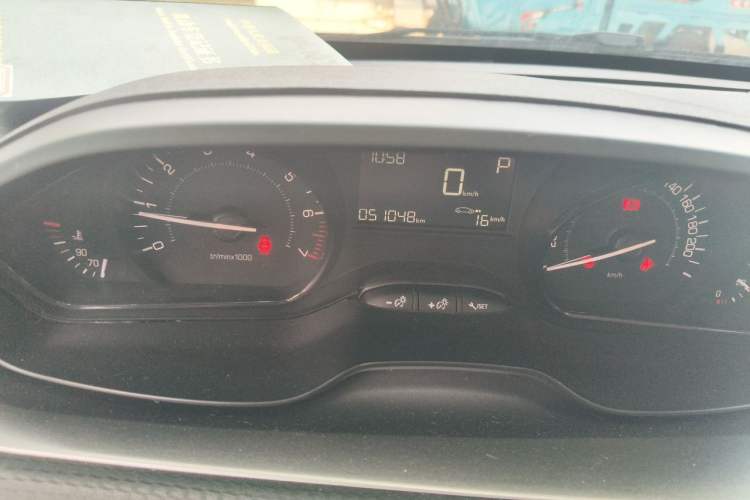 Used Peugeot 2008 2015 1.6L Automatic Playcool Edition Odometer Close Up