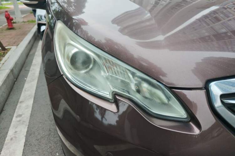 Used Peugeot 2008 2015 1.6L Automatic Playcool Edition Right Front Headlight