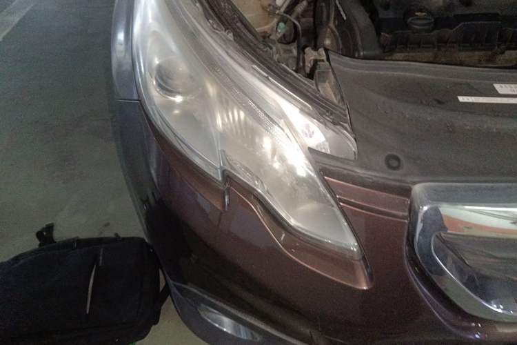 Used Peugeot 2008 2015 1.6L Automatic Playcool Edition Right Front Headlight