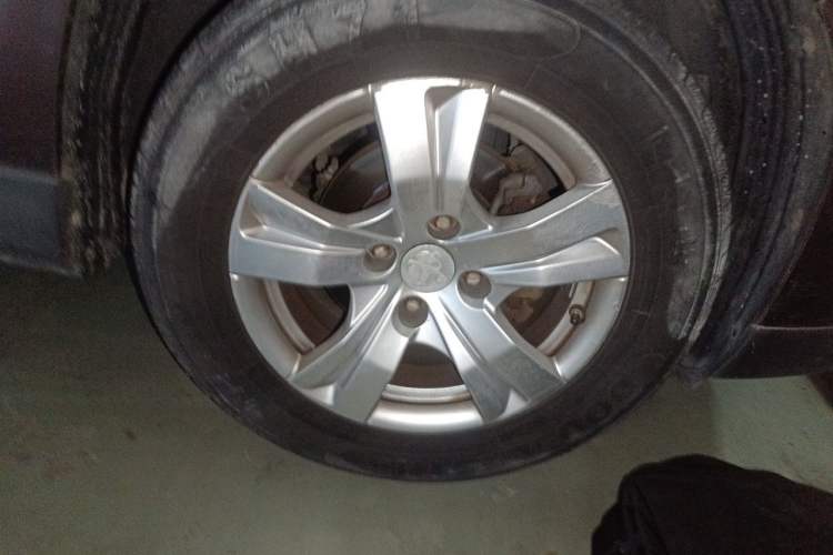 Used Peugeot 2008 2015 1.6L Automatic Playcool Edition Right Front Wheel Hub