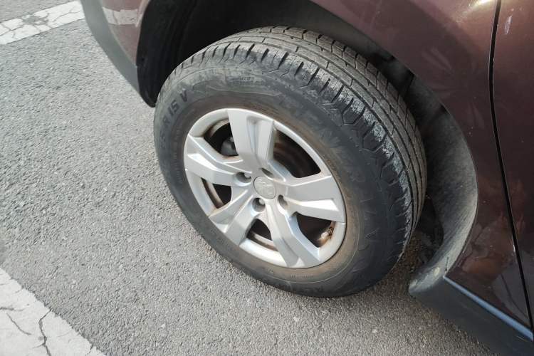 Used Peugeot 2008 2015 Playful Edition 1.6L Automatic Gold Diamond Model Right Rear Wheel Hub
