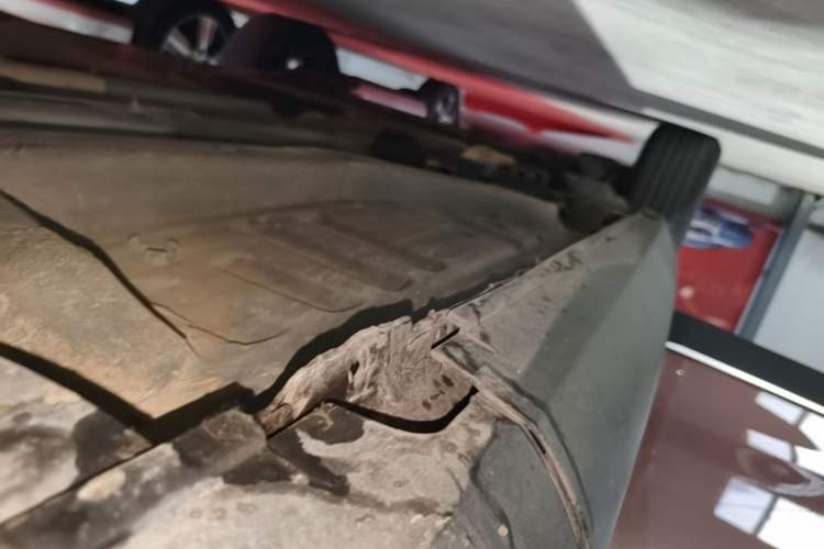 Used Peugeot 2008 2015 1.6L Automatic Playcool Edition Right Side Sill