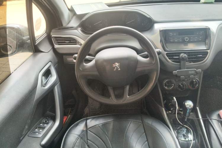 Used Peugeot 2008 2015 1.6L Automatic Playcool Edition Steering Wheel