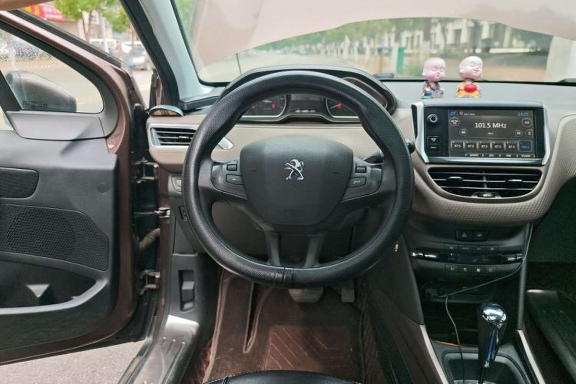 Used Peugeot 2008 2015 1.6L Automatic Playcool Edition Steering Wheel
