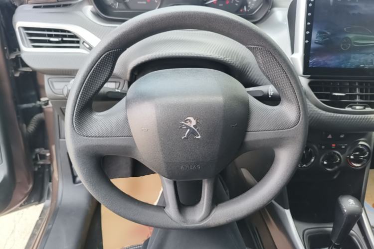 Used Peugeot 2008 2015 1.6L Automatic Playcool Edition Steering Wheel