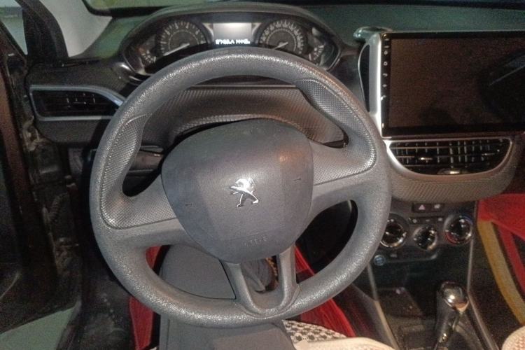 Used Peugeot 2008 2015 1.6L Automatic Playcool Edition Steering Wheel