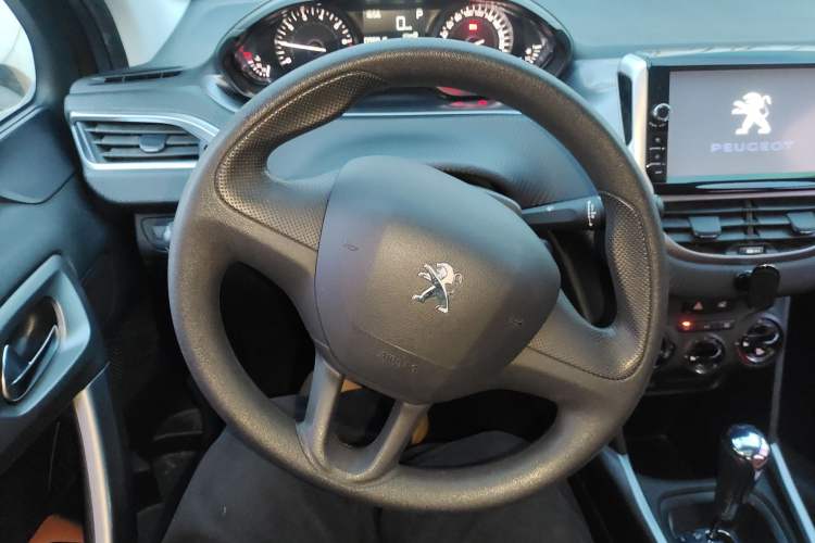 Used Peugeot 2008 2015 Playful Edition 1.6L Automatic Gold Diamond Model Steering Wheel